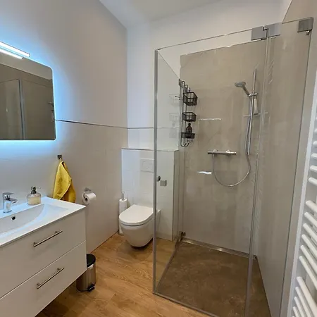 1 Landeskrone Apartamento *