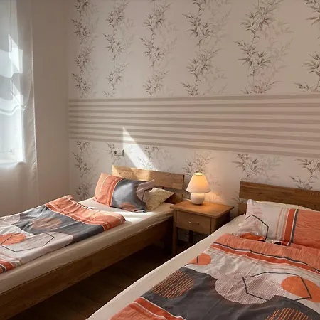 1 Landeskrone * Drážďany